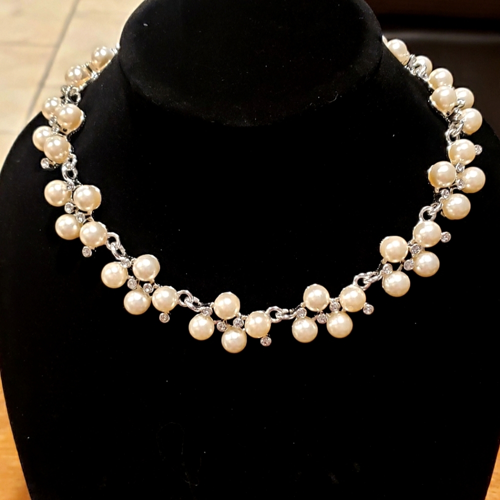 Faux Pearl and Rhinestone Choker Necklace - Picture 3 of 3